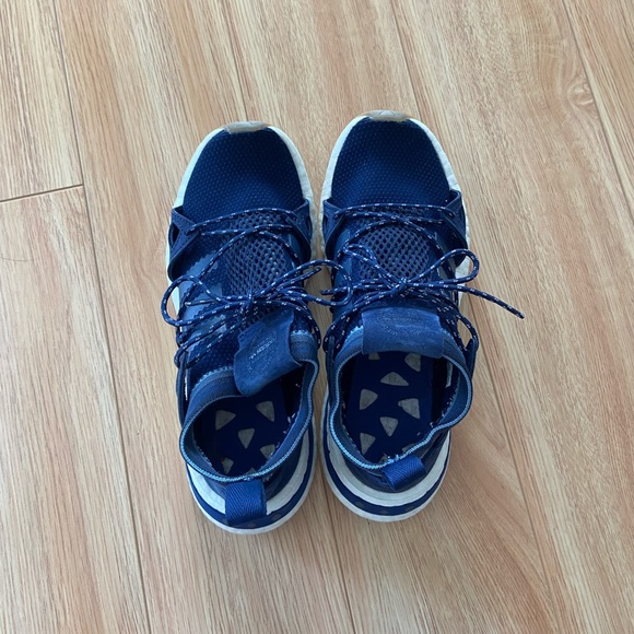 Adidas running shoes - Picture 2 of 6